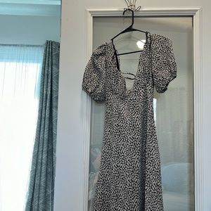 Open Back size 10 Billy J dress with puffed sleeves (floral print)